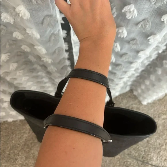 Michael Kors purse - Picture 6 of 8